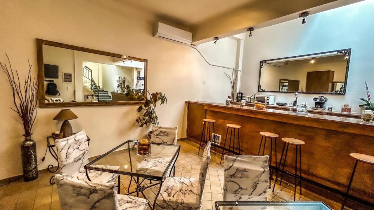 Central 9 Rooms Ermoupoli Bagian luar foto